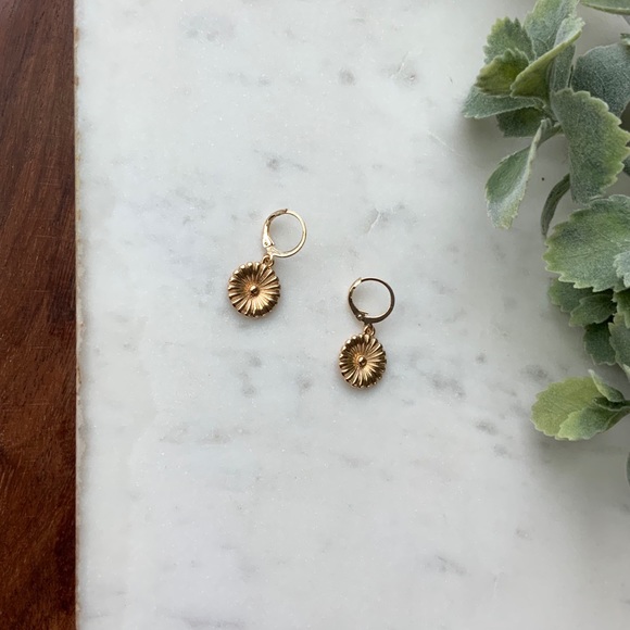 The Georgie - Mini Hoop Classic Flower Earrings - Picture 3 of 4